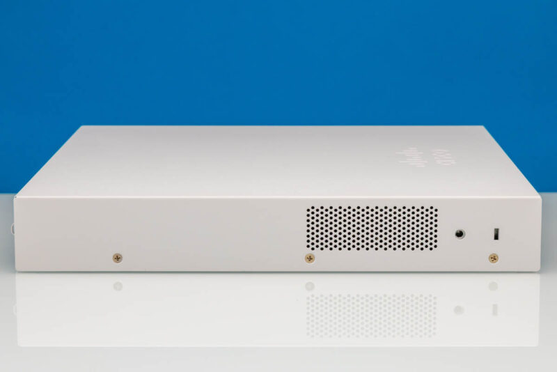 Cisco Catalyst C1300 16XTS Side 2