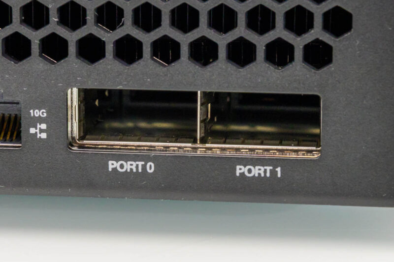 Lenovo PGX NVIDIA GB10 ConnectX 7 Ports 1