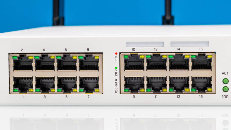 MikroTik CRS418 8P 8G 2S 5axQ2axQ RM 1GbE Ports 3