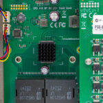 MikroTik CRS418 8P 8G 2S 5axQ2axQ RM Inside 3