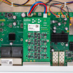 MikroTik CRS418 8P 8G 2S 5axQ2axQ RM Inside 5