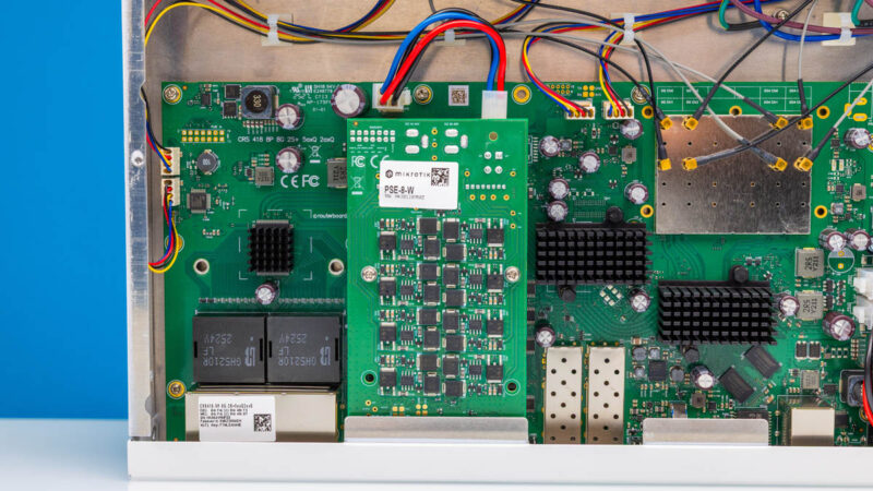 MikroTik CRS418 8P 8G 2S 5axQ2axQ RM Inside 5