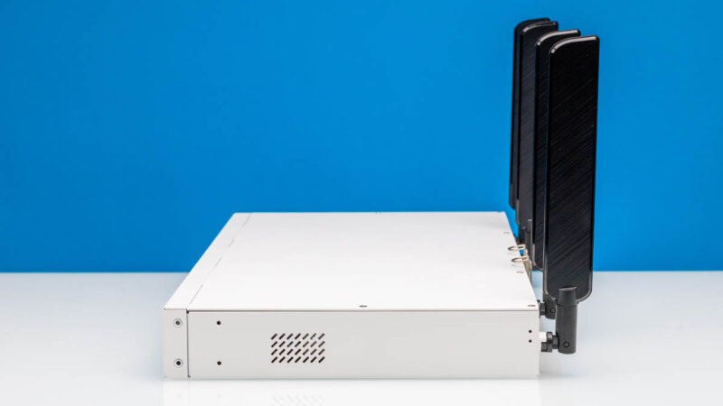 MikroTik CRS418 8P 8G 2S 5axQ2axQ RM Side 1