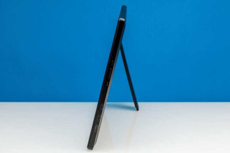 UFYQL F156P02 15.6in Portable Monitor Side 1