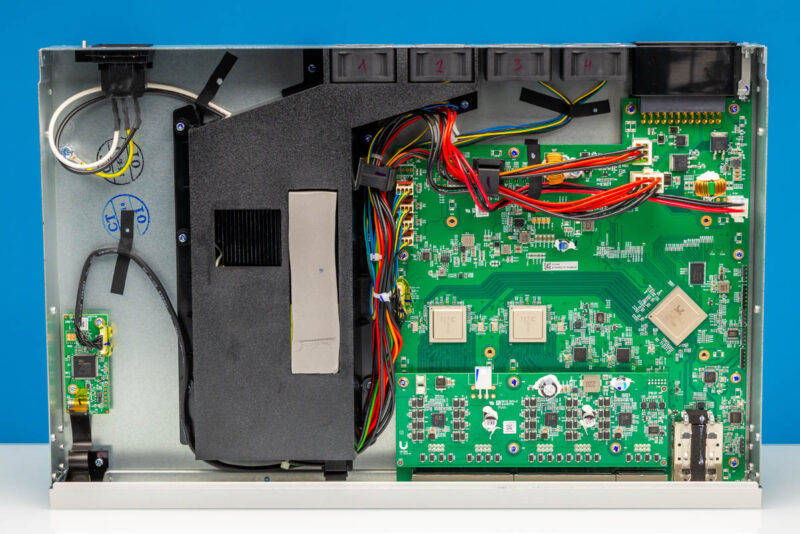Ubiquiti UniFi USW Pro XG 10 PoE Inside 4