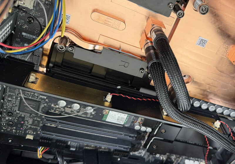 Gigabyte W775 V10 L1 In Taipei Leak Detection