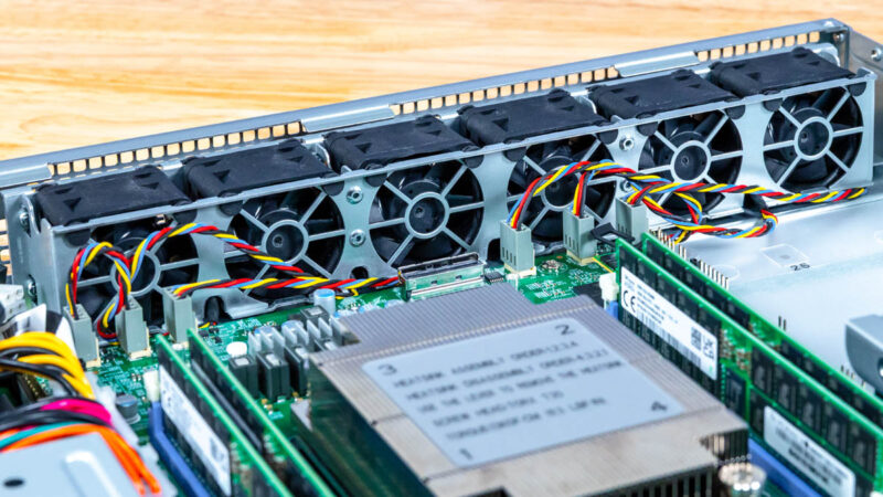 Supermicro SuperServer SYS 112D 40C FN8P Fans 1