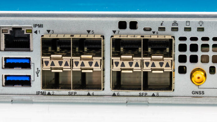 Supermicro SuperServer SYS 112D 40C FN8P IPMI SFP28 LAN Ports 1