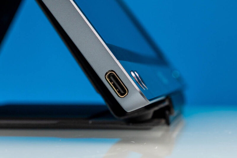 ASUS ZenScreen MB16ACE USB Type-C port
