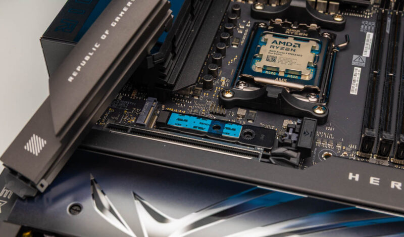 ASUS ROG Crosshair X870E Hero Main M.2 Heatsink Off Tool Less Installation 1