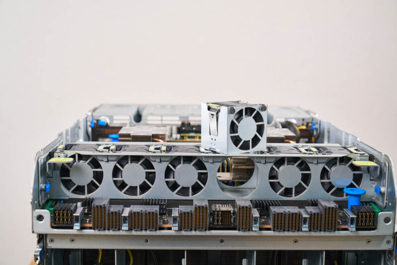 ASUS XA NB3I E12 CPU Tray 15 Fan Parition