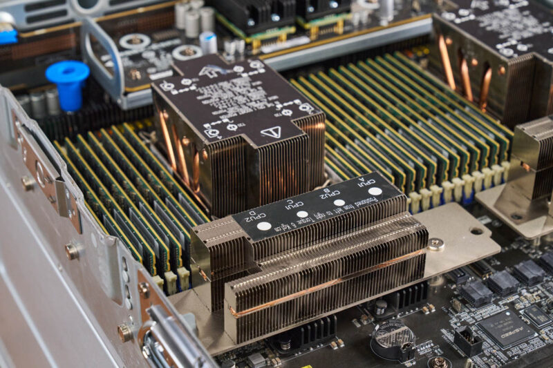 ASUS XA NB3I E12 CPU Tray 8 CPU Heatsink And DDR5 2