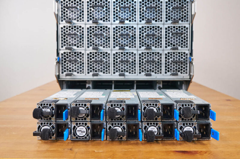 ASUS XA NB3I E12 Rear Fans Installed PSUs Out