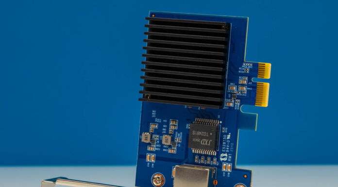BZIZU Realtek RTL8127 PCIe 10GbE Network Adapter Review BZIZU PCIe Network Adapter Top Angled 1