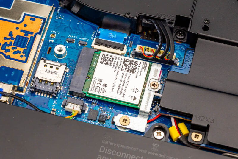 Dell 16 Pro Max MB16250 WiFi Slot 1