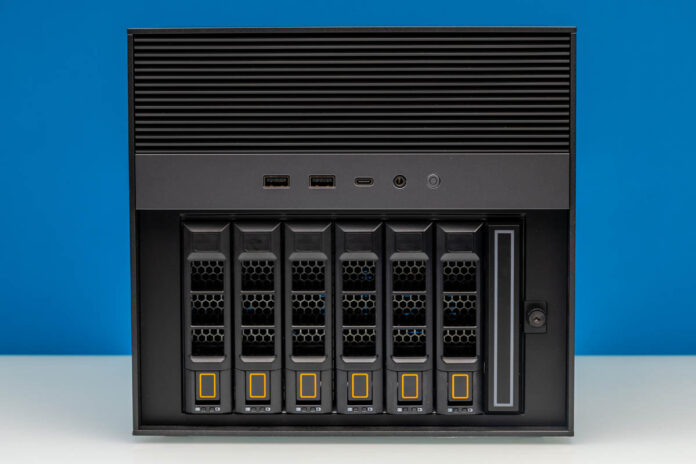 ZimaCube 2 Pro NAS Front 2