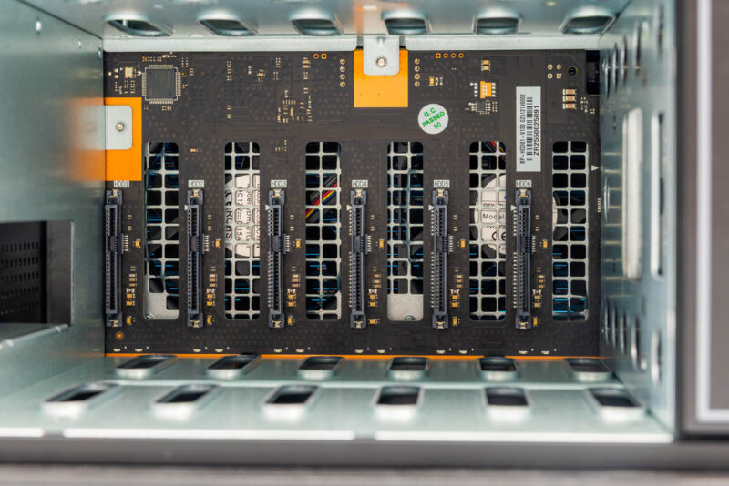 ZimaCube 2 Pro NAS HDD Drive Bay Backplane 1