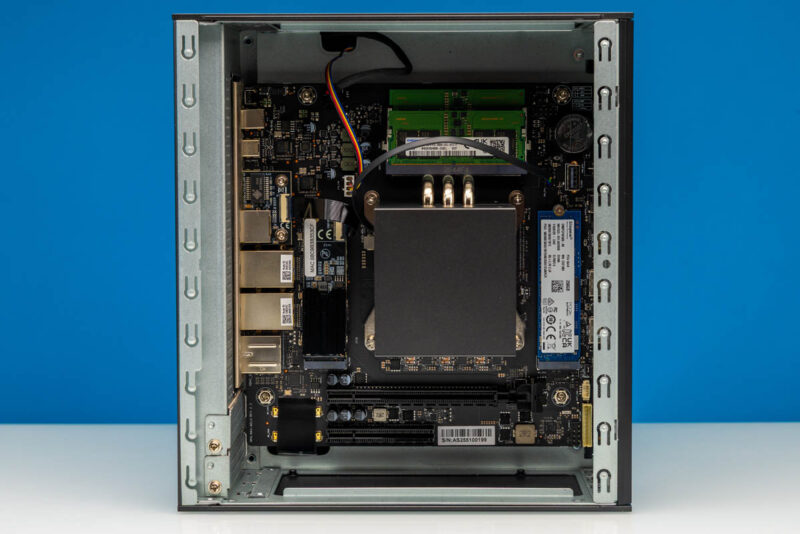 ZimaCube 2 Pro NAS Inside 4