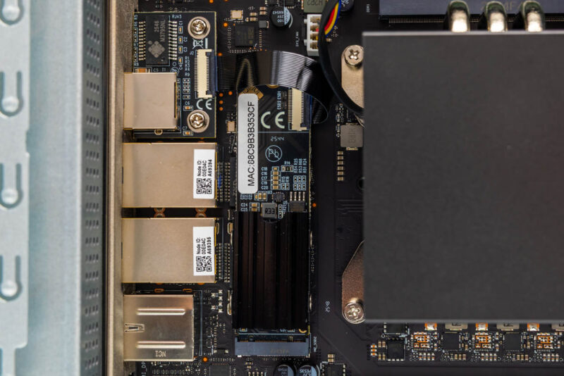 ZimaCube 2 Pro NAS M.2 Slot 1