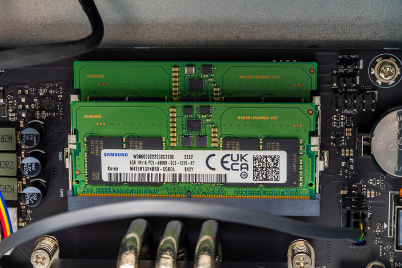 ZimaCube 2 Pro NAS SODIMM DDR5 Drives 1
