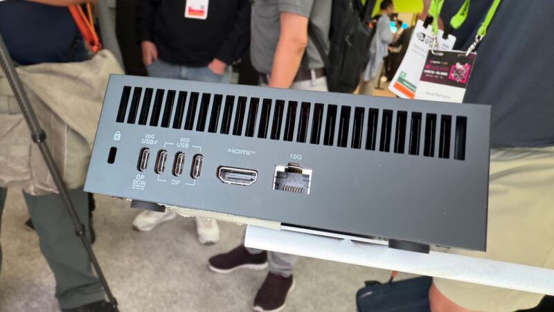 ASUS ProArt GA10 3