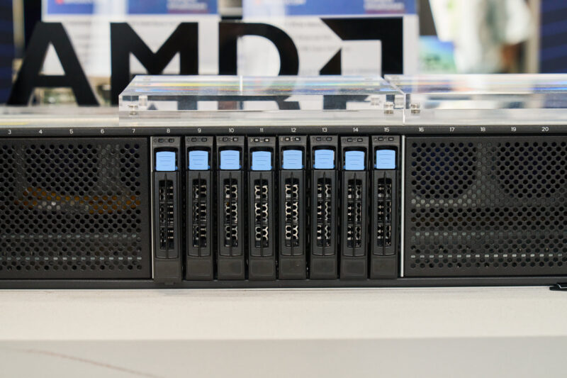 MiTAC TN85 B8261 Storage