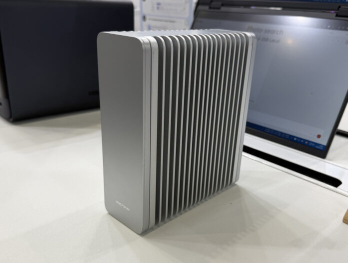 Minisforum S5 NAS Side View Crop Minisforum S5 NAS Side View Crop