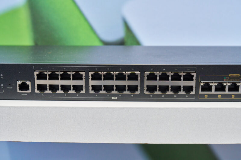 QNAP QSW M2130 4C2S24T 2.5GbE Ports