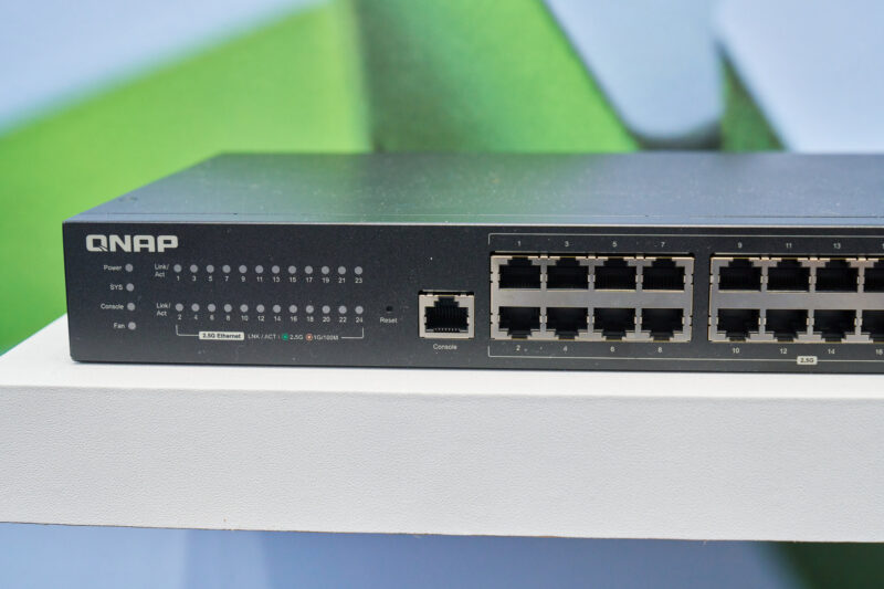 QNAP QSW M2130 4C2S24T Console Port