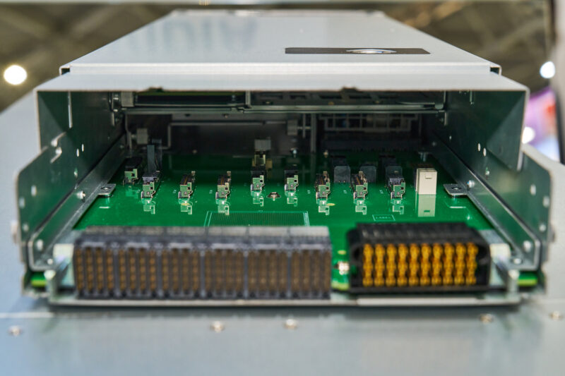 AIC F2032 01 G6 Close Up