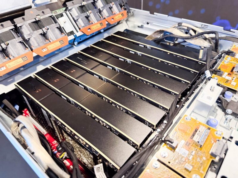 Dell PowerEdge XE7745 1