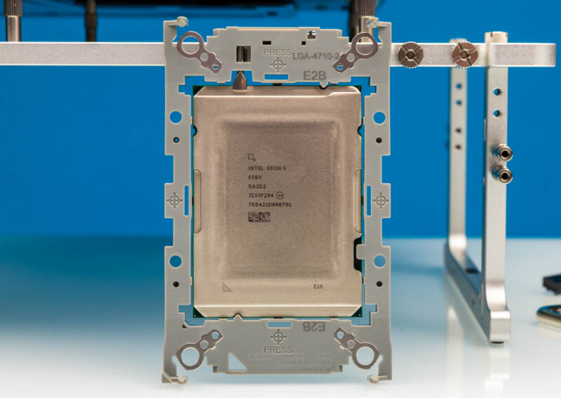 Intel Xeon 658X In E2B LGA4710 2 Frame 1