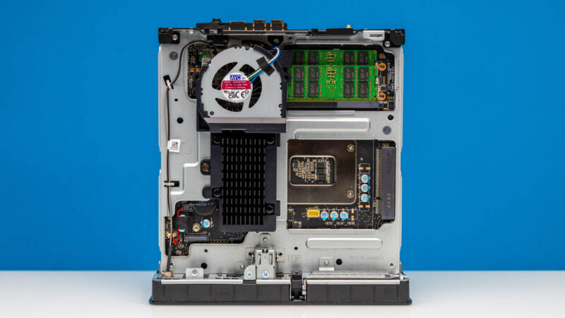 Lenovo ThinkStation P3 Ultra SFF G2 Inside 1