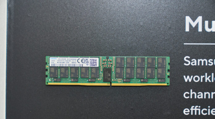Next Gen Server Memory On Display: DDR5-8000 RDIMMs and MRDIMM Gen2 Hits DDR5-12800 Samsung Multiplexer Rank DIMM Gen2 Close Up