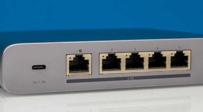 Omada Fusion Gateway 2.5G Ecosystem and Software Overview Omada Fusion Gateway 2.5G Rear Angled 1