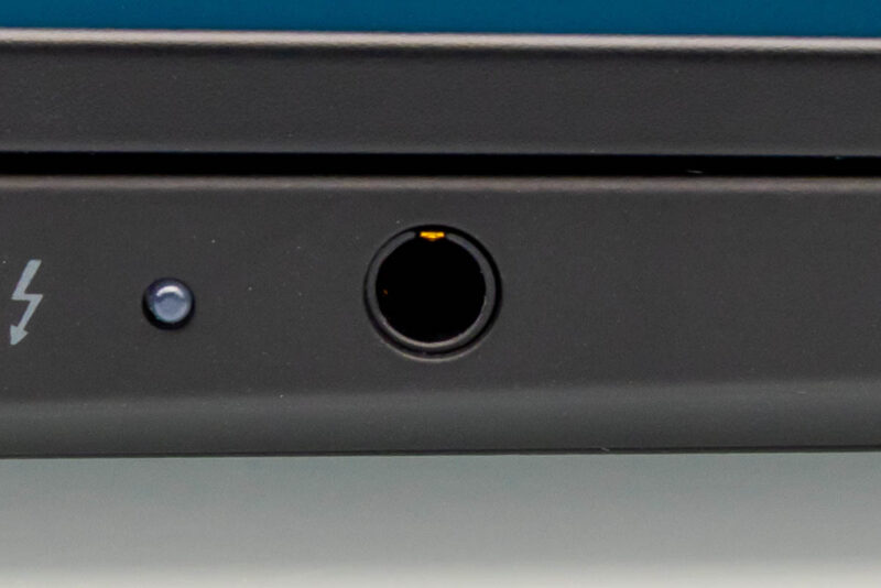 Lenovo ThinkPad X1 Carbon Gen 14-Headphone Mic Combo Port