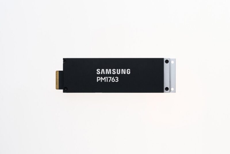 Samsung PM1763 PCIe Gen6 E3.S enterprise SSD front view