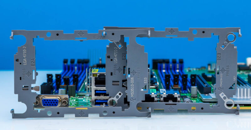 ASRock Rack W890D8-2L2T-LGA-4710-2 Bracket 1