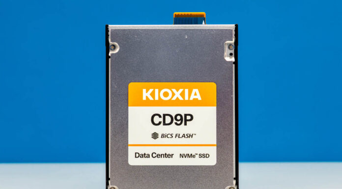 Kioxia CD9P 7.68TB E3.S NVMe SSD Review Fast Gen5 Storage Kioxia Cd9P Nvme Ssd Top 1
