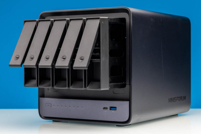 Minisforum N5 MAX 395 Drive Bay 3 Minisforum N5 MAX 395 Drive Bay 3