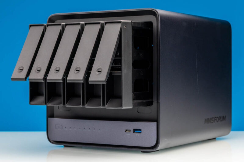 Minisforum N5 MAX 395 Drive Bay 3