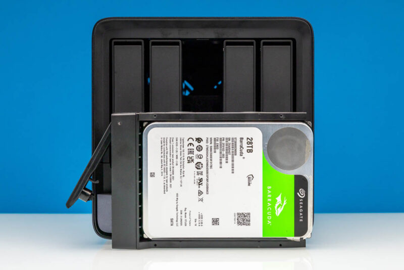 Minisforum N5 MAX 395 Drive Bay 6