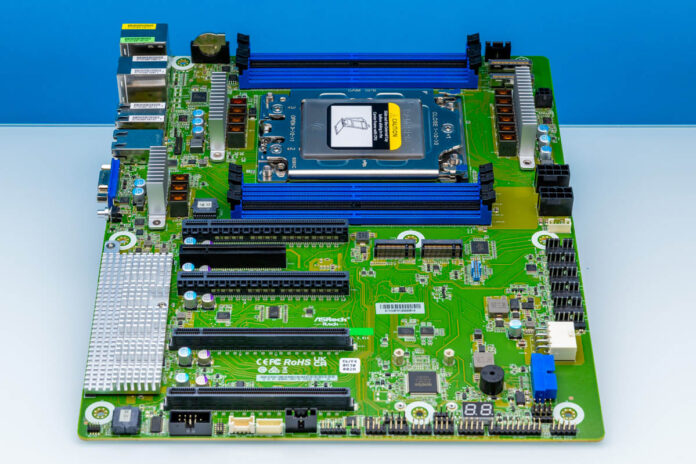 Обзор материнской платы ASRock Rack SORANOD8-2L2T для процессоров AMD EPYC 8005 Материнская плата ASRock Rack SORANOD8-2L2T для серверов