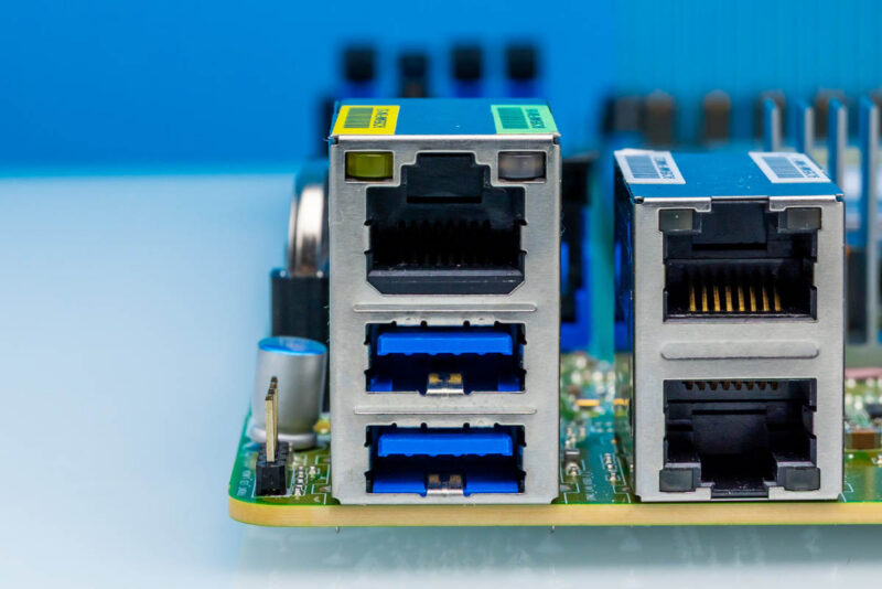 ASRock Rack SORANOD8-2L2T-IPMI Slot 1