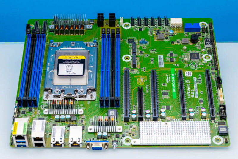 ASRock Rack SORANOD8-2L2T-Motherboard (Rear)