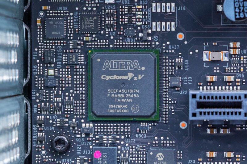 GIGABYTE W775-V10-L01-ALTERA Cyclone V Chip 1