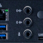 GIGABYTE-W775-V10-L01-Audio-Jack-4