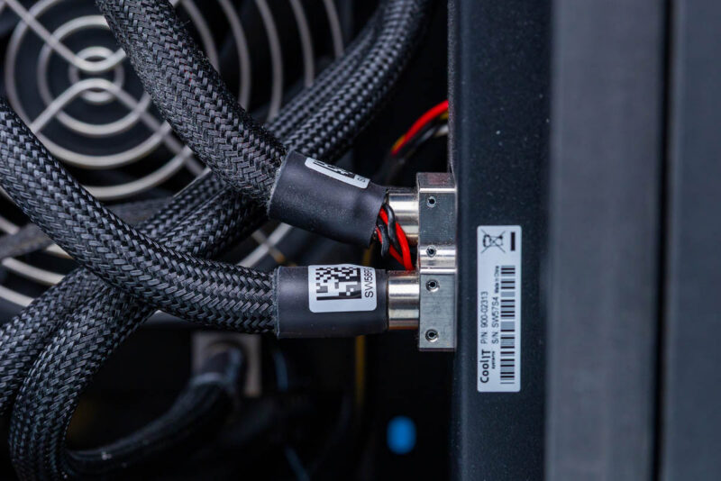 GIGABYTE W775-V10-L01-Cooling 3