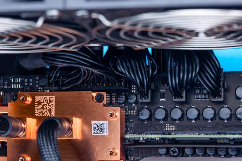 GIGABYTE W775-V10-L01-Inside 4