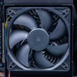 GIGABYTE W775-V10-L01-Internal Fan 1